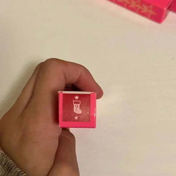 Jeffree Star Christmas Mystery Shade “?” Stocking Red Liquid Velour Lipstick - Picture 5 of 6